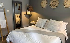 Luxury Upmarket Guesthouse 20 On 4Th
